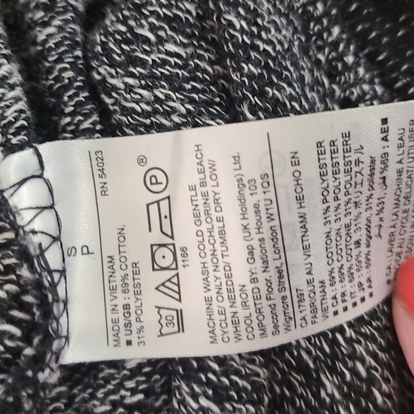 GAP FIT SWEATSHIRT SZ SMALL Dark Grey - Picture 7 of 7